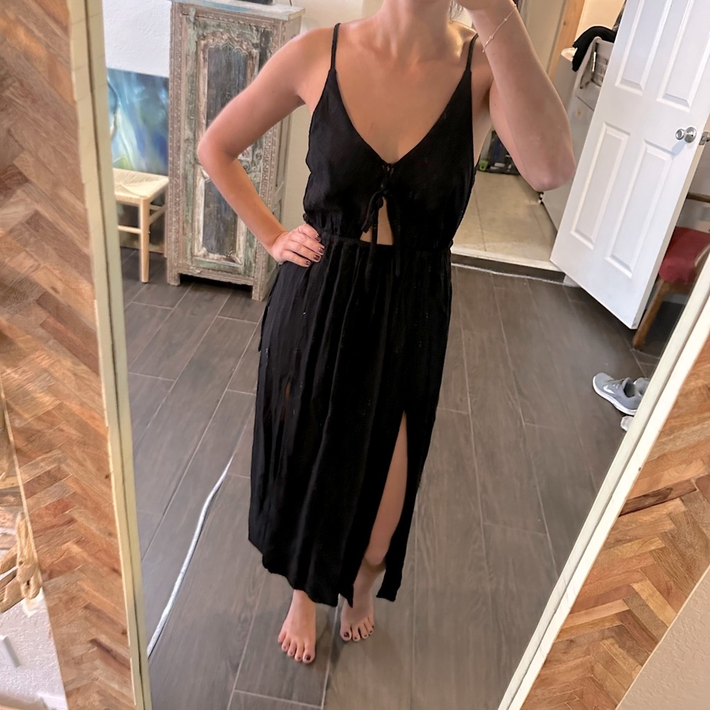 XS O’Neill Midi Dress in Black